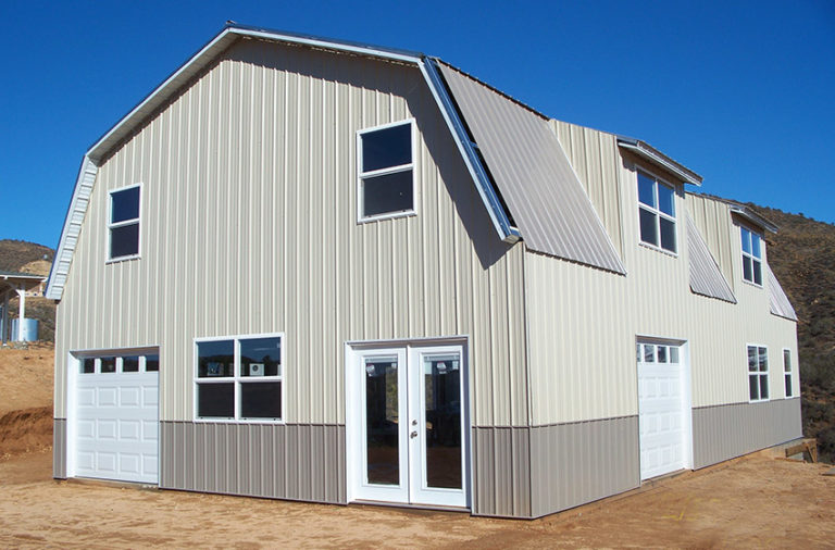 Galvanized steel barndominiums in Snowflake Arizona showcase modern design and durability in a beautiful rural setting